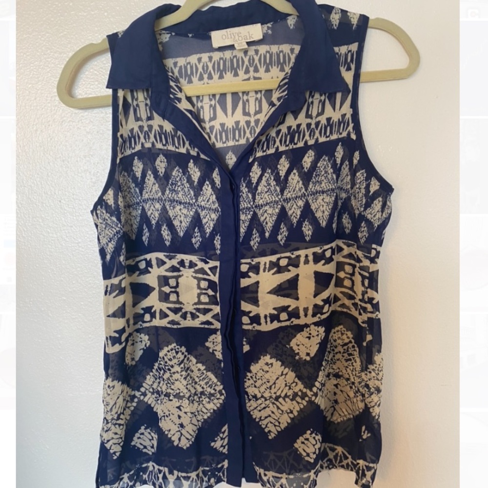 Olive and Oak Sleeveless Blue Shirt